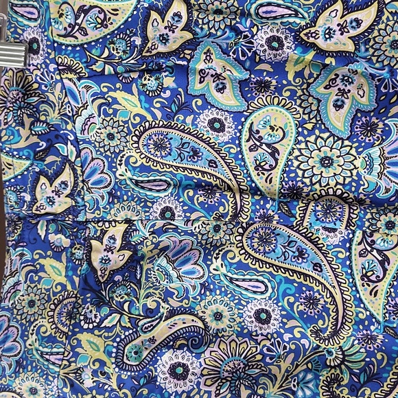 Woman's paisley skirt - perfect for work or play. - Picture 3 of 3